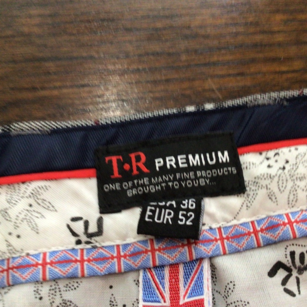 T R premium men’s slacks size 36/32. Great looking slacks, excellent shape. - Picture 5 of 10